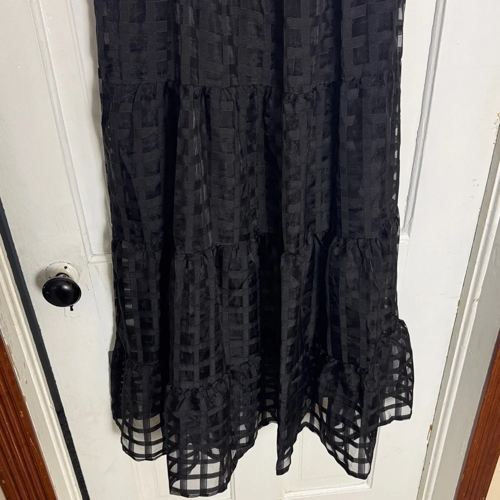 Chic Black Midi Dress with Puff Sleeves - Picture 4 of 6